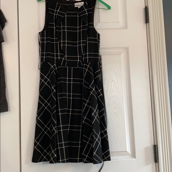 Black and white dress - Picture 1 of 3